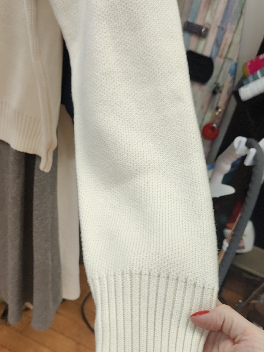 Zara Fits M-L Cream Crewneck Sweater - Soft Knit - Picture 5 of 9